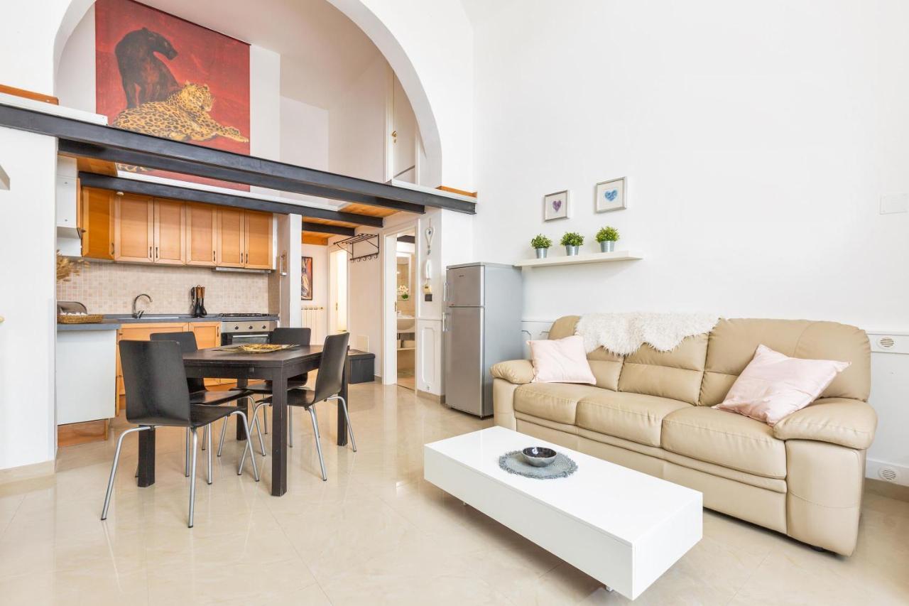 L'Appartamentino Holiday Home Lecce Bagian luar foto